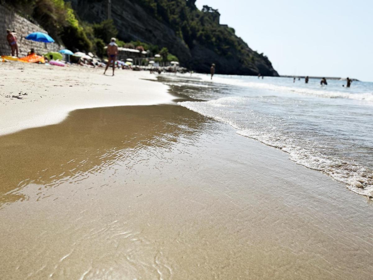 Appartamento Al Mare 文蒂米利亚 外观 照片